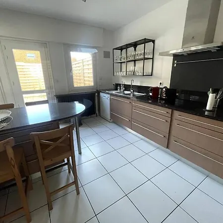 Belle Maison De Pour Familles *