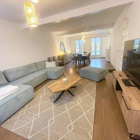 Belle Maison De Pour Familles